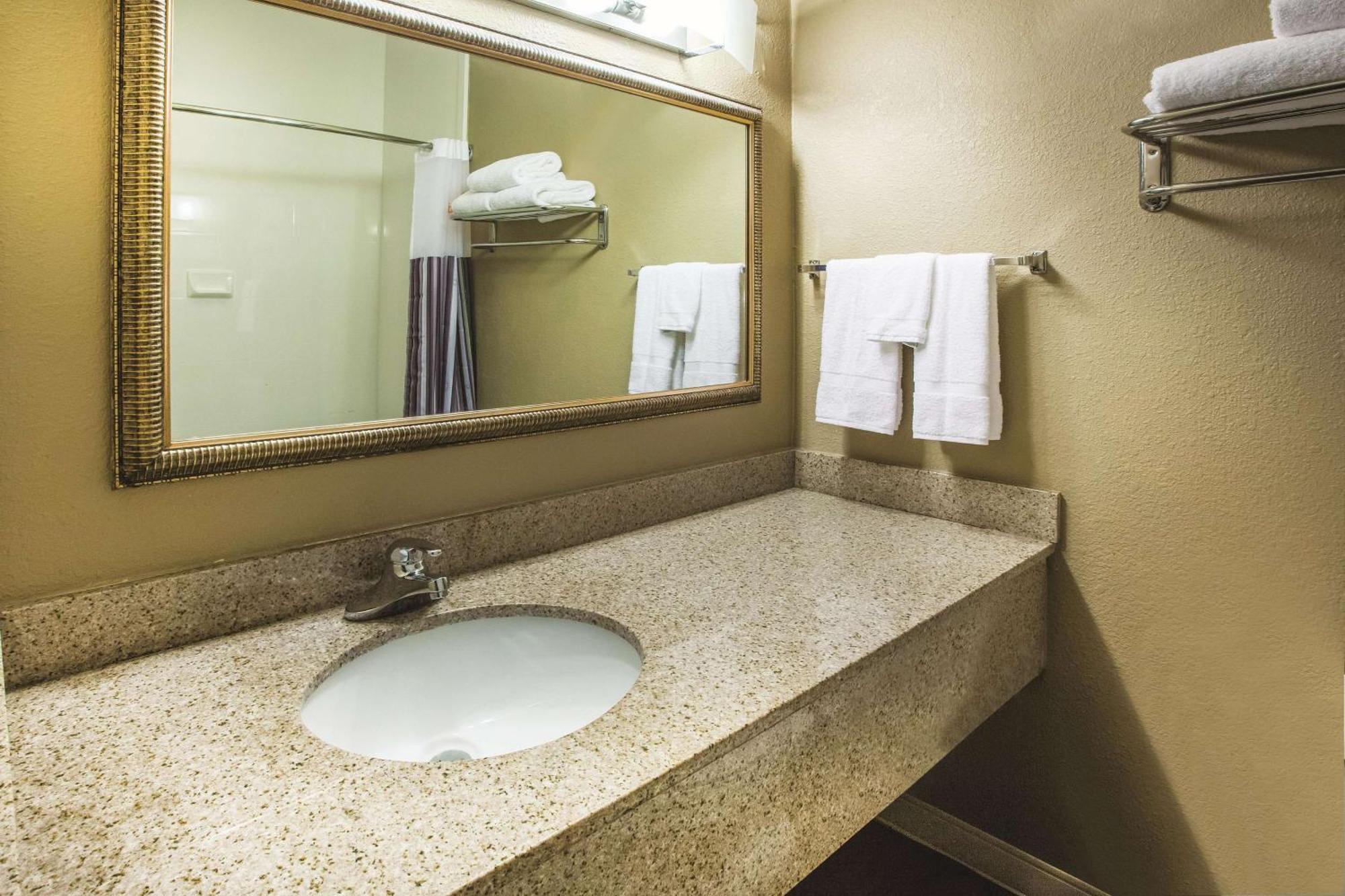 La Quinta Inn By Wyndham Indianapolis North Bagian luar foto