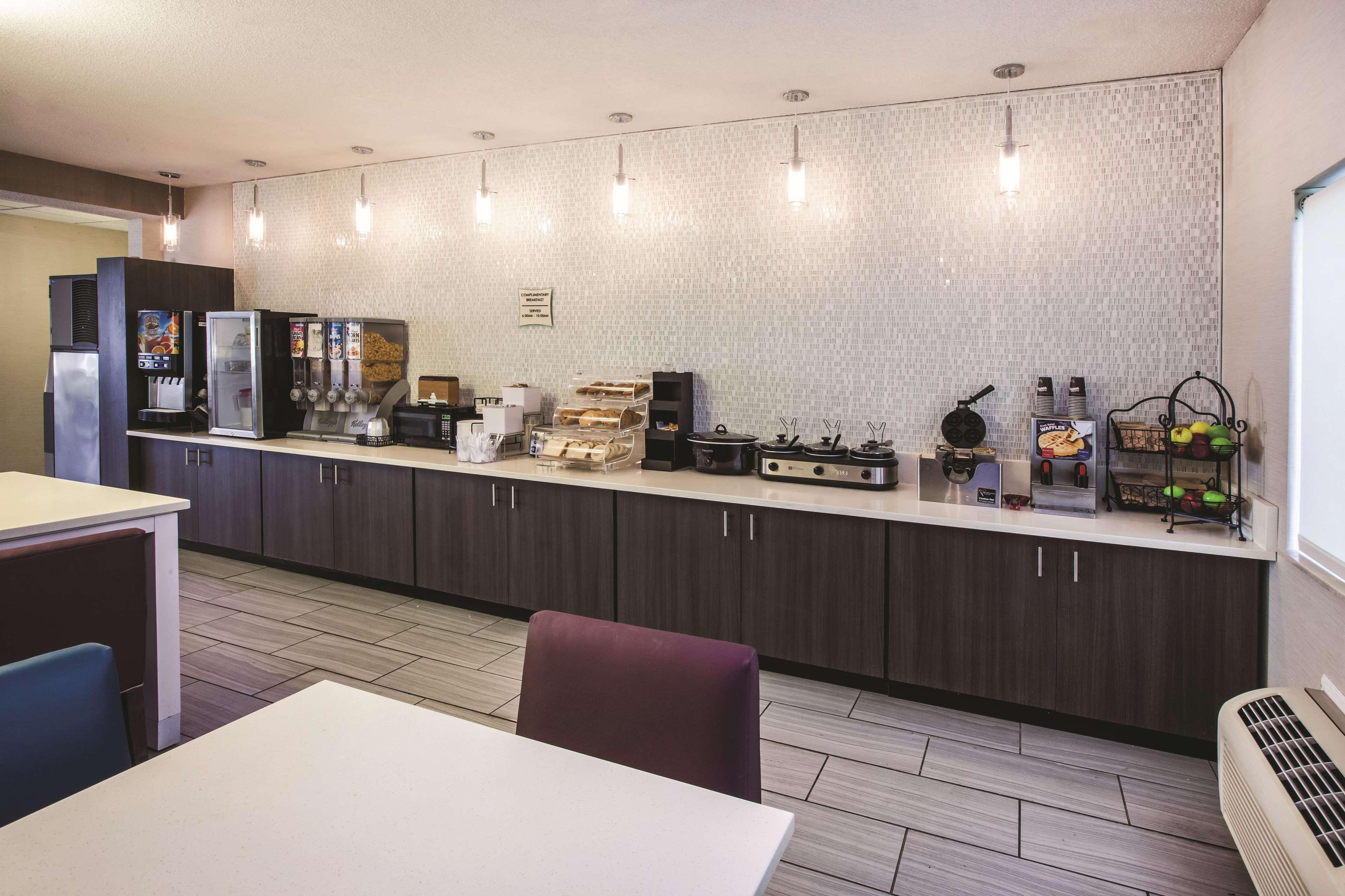 La Quinta Inn By Wyndham Indianapolis North Bagian luar foto
