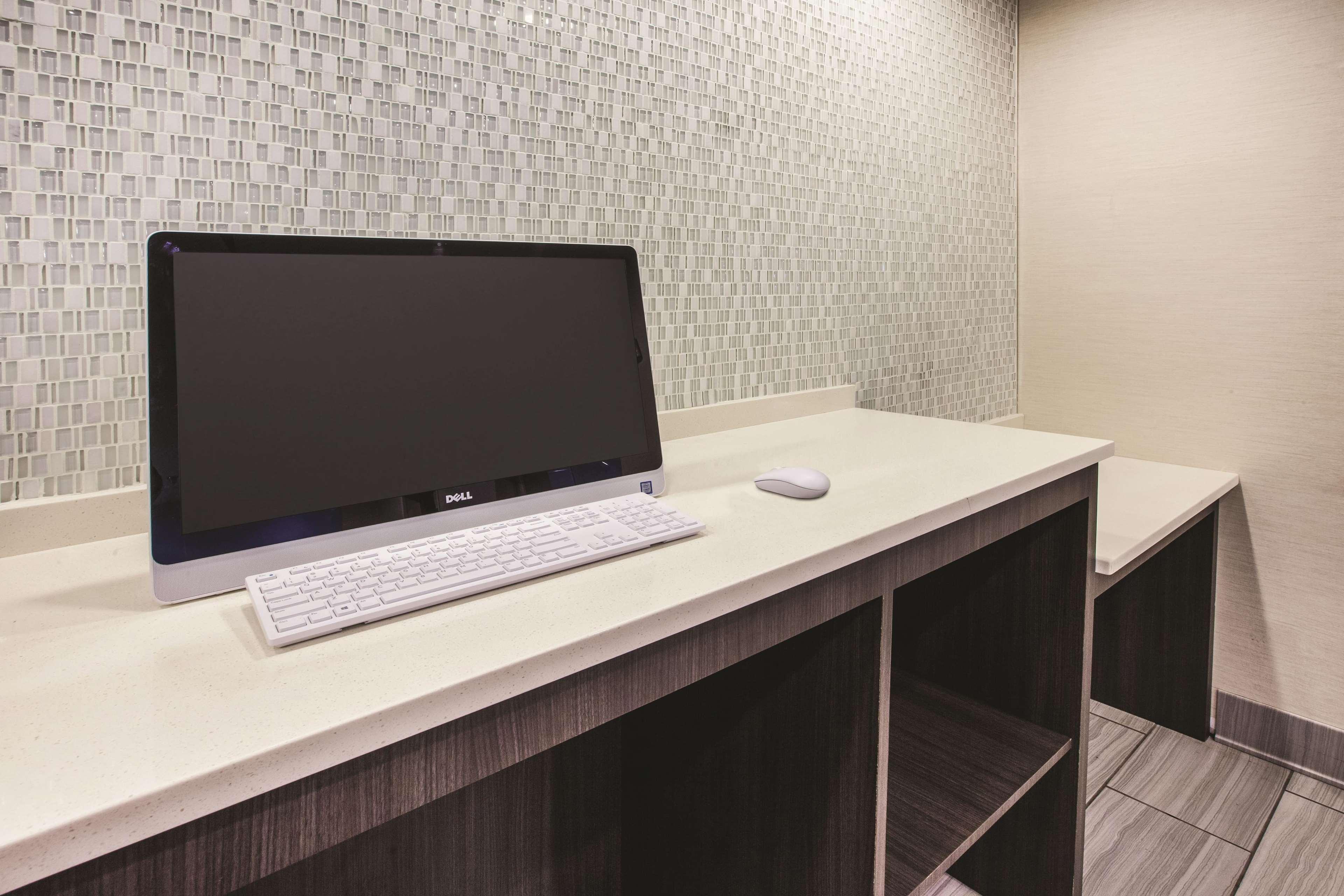 La Quinta Inn By Wyndham Indianapolis North Bagian luar foto